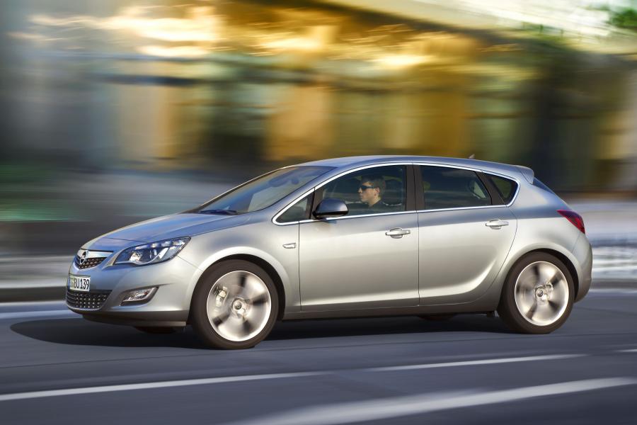  Opel Astra 5-Door 2009 года  (фото 41 из 170)